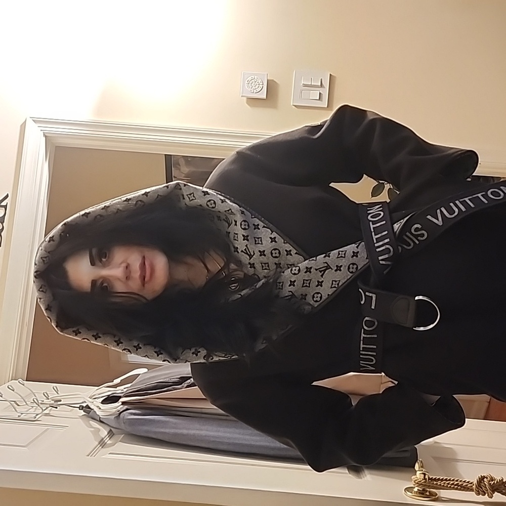 Louis Vuitton Black Coat with Gray Monogram - Picture 10 of 10